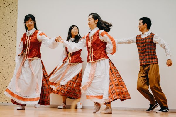 Kuo užsieniečius keri Lietuva: nuo liaudiškų šokių iki atlikėjos Monique