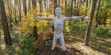 Naujas traukos centras Viršuliškėse – skulptūros, užmenančios mįslę