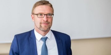 Gera žinia tėvams: dirbdami pirmaisiais vaiko auginimo metais galėtų gauti ne mažesnę nei 50 proc. išmoką