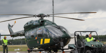 Pasieniečių sraigtasparnis per valandą iš Rygos į Vilnių atskraidino donoro širdį