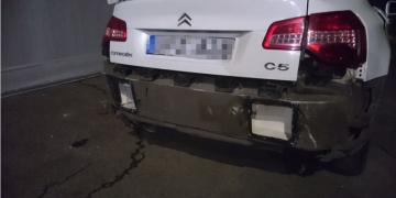 Rūkalus iš Baltarusijos moteris vežė automobilio slėptuvėje