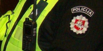 Toyota Avensis Verso susidūrė su motociklu Yamaha