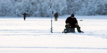 Perspėjimas žvejams: ledas slepia pavojų