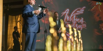Vilniaus miesto rotušėje paskelbti prestižinio apdovanojimo „Auksinis Feniksas“ nugalėtojai