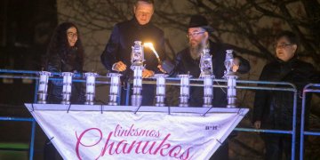 Daugiatautėje sostinėje  –  žydų Chanukos šventė