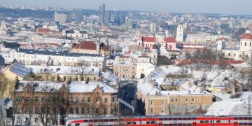 Kalėdos atkeliauja traukiniais: Vilniaus geležinkelio stotyje įsikurs magiška Kalėdų senelio rezidencija, važiuos kalėdinis traukinys