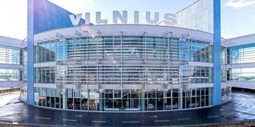 LOT paskelbė bilietų prekybą iš Vilniaus į Londono Sitį: pasiūlė patogiausius skrydžių laikus verslo keleiviams