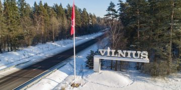 Prie dešimties įvažiavimų į Vilnių – Vyčio vėliavos