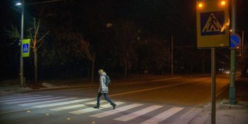 Partrenkė važiuojamąja dalimi ėjusį pėsčiąjį