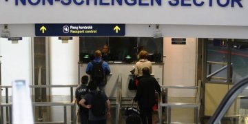 Vilniaus oro uoste sulaikyti du teisėsaugos ieškomi vyrai