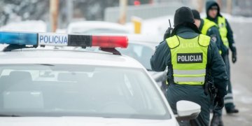 Susistabdę vairuotoją – peršovė kojas