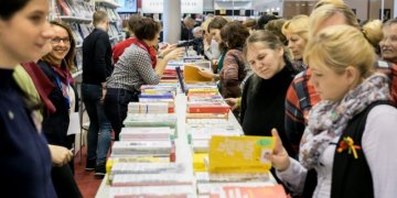 Į Vilniaus knygų mugę – viešuoju transportu ir specialiu maršrutu