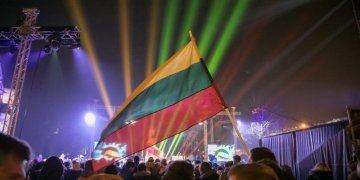 Vilnius švęs Laisvę – eitynės, 70 laužų, koncertai ir trispalvėm nušvitusi sostinė