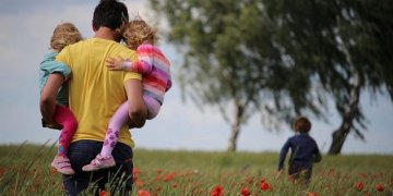 Dažniausiai sutinkami mitai apie įvaikinimą ir kaip yra iš tiesų