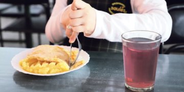 Patvirtinti nauji Mokinių nemokamo maitinimo ir Paramos mokinio reikmenims įsigyti tvarkos aprašai