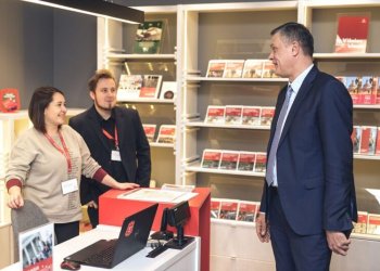 Vilniaus oro uoste duris atvėrė naujas turizmo informacijos centras, dirbsiantis ir naktį