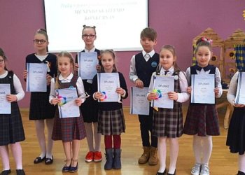 Aukštadvaryje vėl rinkosi rajono pradinukų meninio skaitymo konkurso dalyviai