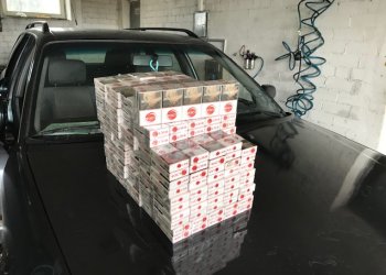 Lietuvoje gyvenanti baltarusė kontrabandinius rūkalus slėpė automobilio bake