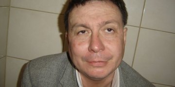 Pareigūnai prašo visuomenės pagalbos – atpažinti plėšimu įtariamą vyrą. Jo tapatybė jau nustatyta