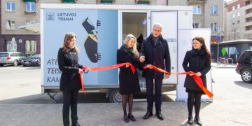 Sudėtingas teismų bylas spręs patys šalies gyventojai