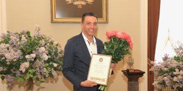 „Poezijos pavasario“ šventėje Vilniaus mero premija įteikta poetui Artūrui Valioniui