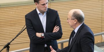 Opozicija blokavo pataisas dėl baudų atsisakantiems liudyti parlamentiniams tyrimams