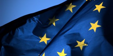 Rinkimų komisija panaikino penkių į EP išrinktų Seimo narių įgaliojimus