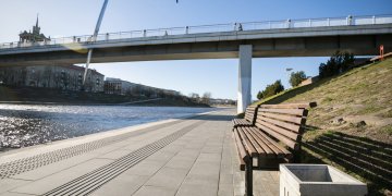 Vilniuje atsiras ypatingi vardiniai suoliukai – juos papuoš padėkos geradariams