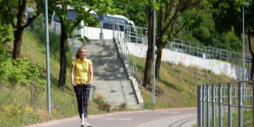 Darnus judumas plinta – vilnietė pasakoja, kaip paspirtukas pakeitė automobilį