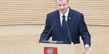 Premjeras – už rentas neperrinktiems parlamentarams