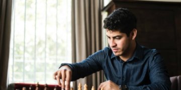 Kodėl investicija į akcijas primena šachmatų žaidimą?