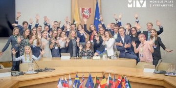 Vyriausybė prasmingiausiai vasaros savaitei ieško gabiausių jaunuolių