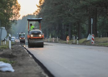 Sostinės Nemenčinės plente – beveik 3 km naujo asfalto