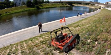 Sostinė tvarkosi išmaniai – teritorijas prižiūri robotai ir dronai