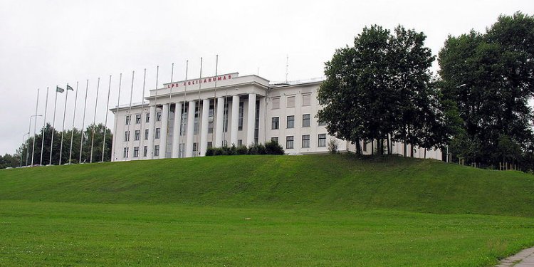 Buvę Profsąjungų rūmai ant Tauro kalno Vilniuje /wikimedia.org nuotr.
