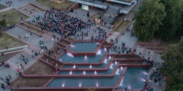 Pamatykite, kaip atgimė legendinis Operos ir baleto teatro fontanas