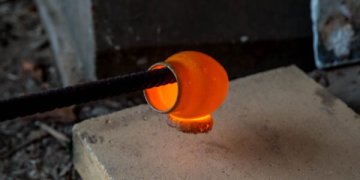 Vulkaninio karščio keramikos degimai Karmazinų slėnyje