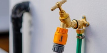 Rugsėjo 2-ąją Vilniaus šilumos tinklai nevykdys dalies suplanuotų darbų, dėl kurių išjungiamas karštas vanduo