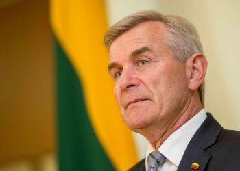 Valdantieji rengiasi balsavimui dėl Seimo pirmininko atstatydinimo