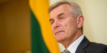 Valdantieji rengiasi balsavimui dėl Seimo pirmininko atstatydinimo