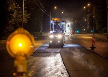 Sostinėje remontuojama apie 150 daugiabučių kiemų, gatvių remontas – tik naktimis