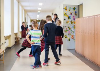 Vilnius pradeda ugdymo ir sveikatos priežiūros įstaigų šildymą, sprendimas dėl daugiabučių – vėliau