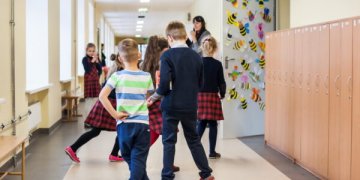 Vilnius pradeda ugdymo ir sveikatos priežiūros įstaigų šildymą, sprendimas dėl daugiabučių – vėliau