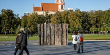 Laisvės kalvos maketas įsikūrė Lukiškių aikštėje