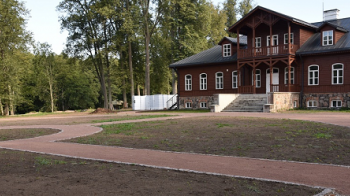 Atnaujinamas Vilkiškių dvaro parkas