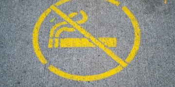 Seimas uždegė žalią šviesą aromatizuotų elektroninių cigarečių draudimui