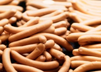 Ypatingomis mėsos gaminių savybėmis vartotojus klaidinusiai UAB „Samsonas“ skirta bauda