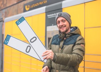 „Regitra“: daugiau nei dvigubai mažėja numerio ženklų ir registracijos liudijimų siuntimo kaina