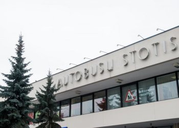 Vilniaus autobusų stoties akcininkas sako sutaręs su R. Šimašiumi: stotis nebus iškelta