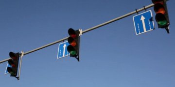 Nuo lapkričio 1 d. – nauji šviesoforų signalų deriniai, žiemos sezono metu mažėja leistinas greitis